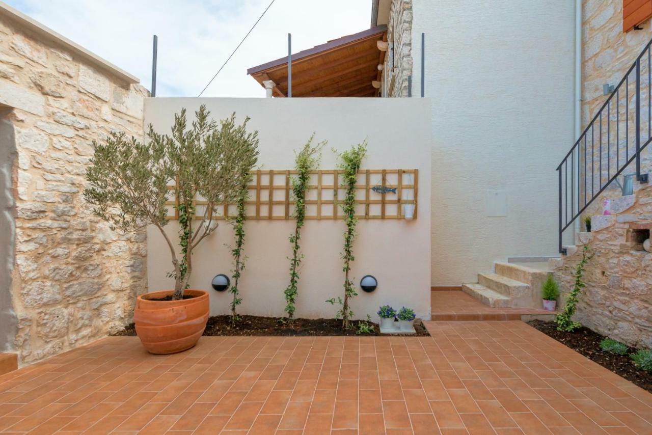 Holiday Home Rocca Supetar Exterior foto